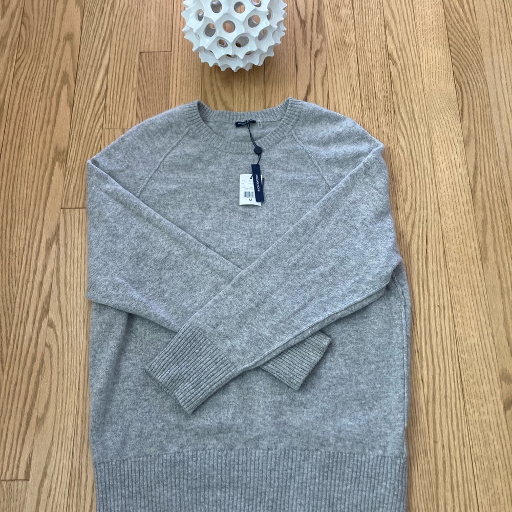 Women’s Magaschoni Cashmere Sweater Size M NWT